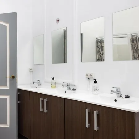 Wanderlust Ostello *